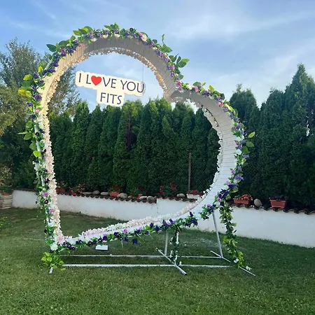 плувен комплекс фъц Hotell Opaka