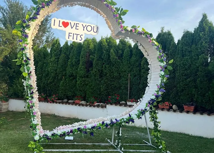 плувен комплекс фъц Hotel Opaka